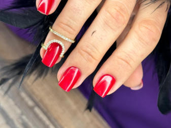 Gel Nägel mit wunderschöne Rote Farbe
