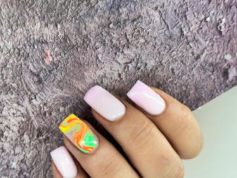 Gel Nägel mit Sommerlook